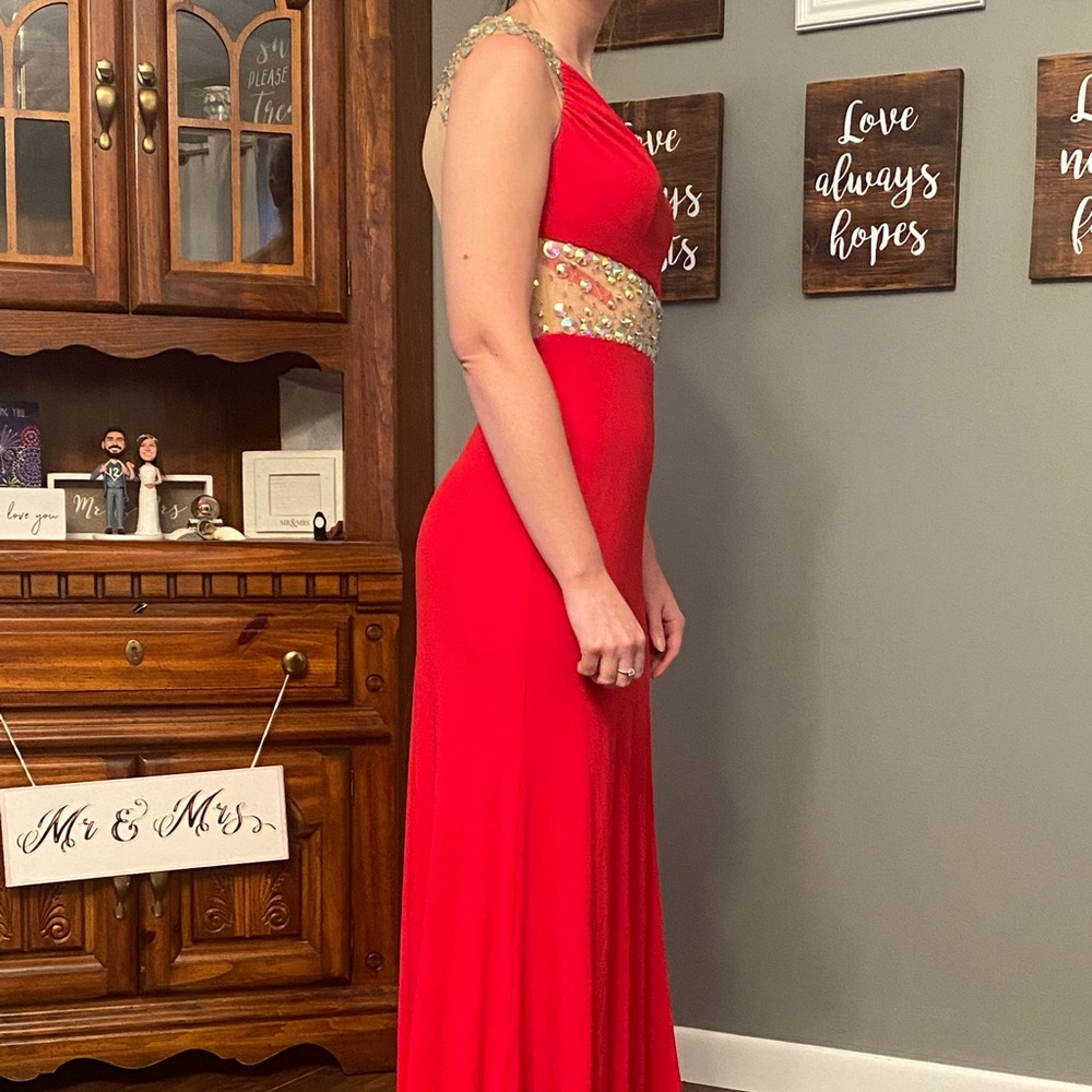 Red Prom/Pageant/Formal Dress - Picture 2 of 4